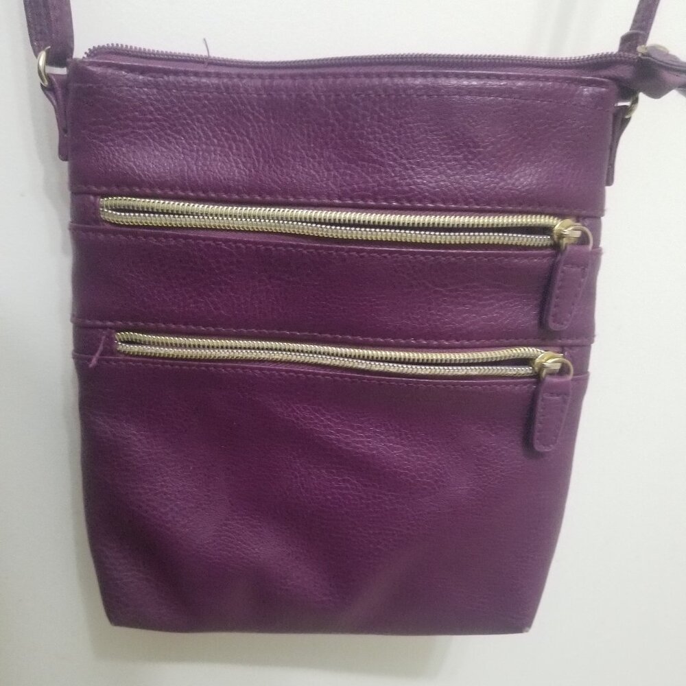 lovely purple purse w strap and several pockets - Picture 3 of 13